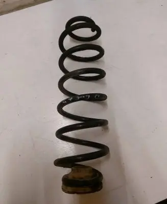 Volkswagen Golf IV Rear coil spring
