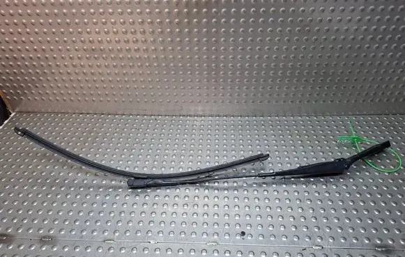 Mercedes-Benz C W205 Front wiper blade arm S27705610 A2058208301