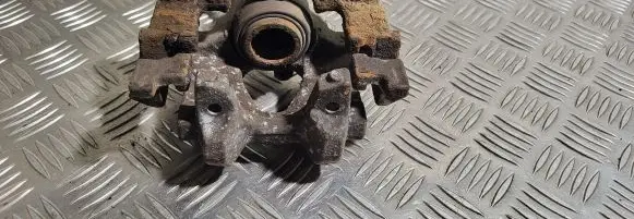 Mercedes-Benz C W204 Rear brake caliper A2044231581