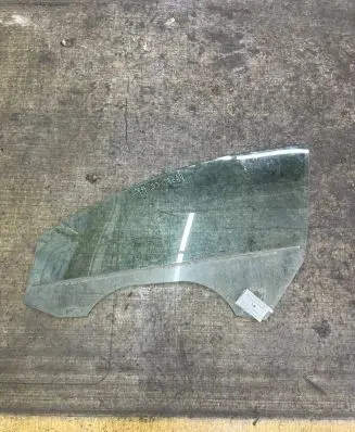 Volkswagen PASSAT CC Front door window glass four-door 