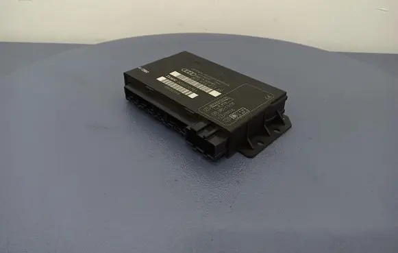 Audi A4 S4 B6 8E 8H Comfort/convenience module 8E0959433AR