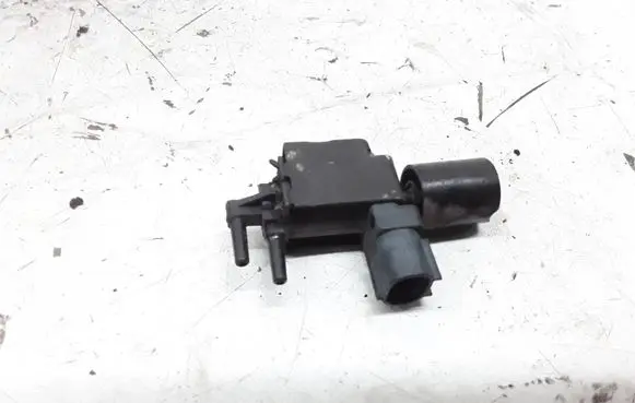 Ford Focus Vacuum valve 