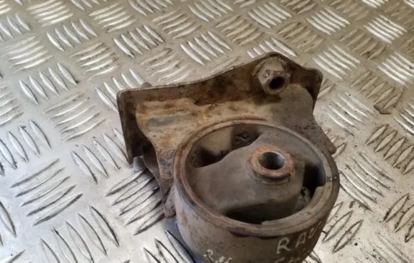 Engine mount bracket