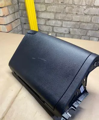 KIA Carens III Glove box 84761A4000