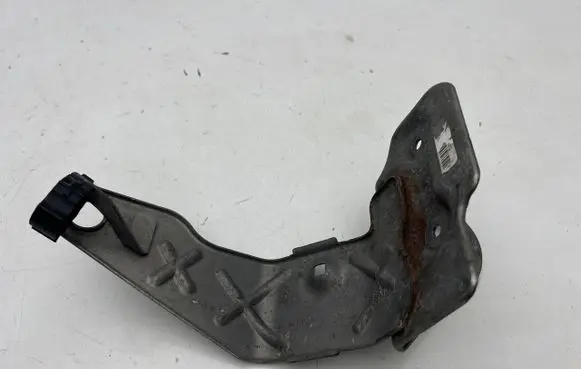 Alfa Romeo Giulia Air filter cleaner box bracket assembly