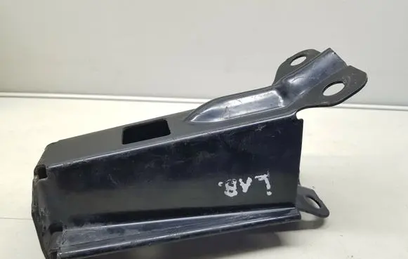 Volvo V70 Side skirt front trim 