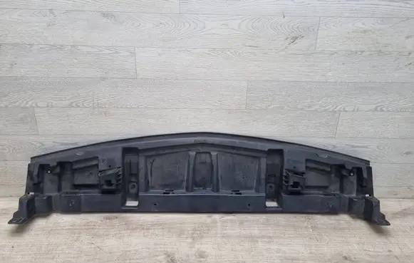 Chevrolet Tahoe Radiator trim GM1220176