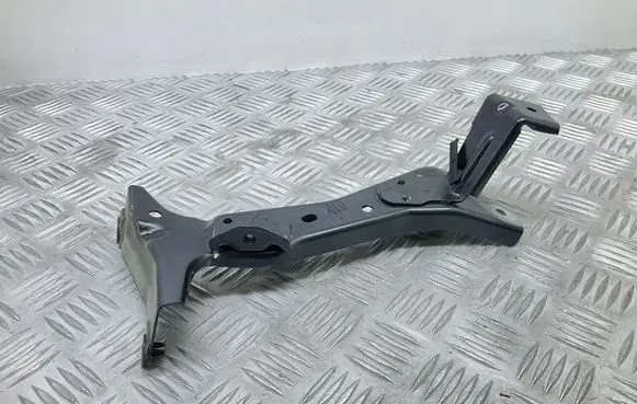 Audi A3 S3 8V Fender mounting bracket 8V0821136A