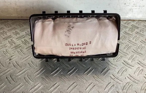 Tesla Model S Passenger airbag 102250700D