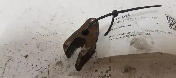 Jeep Compass Fuel Injector clamp holder