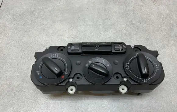 Volkswagen Eos Climate control unit 1K0820047JE
