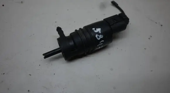 BMW 5 E60 E61 Windscreen/windshield washer pump 7302589