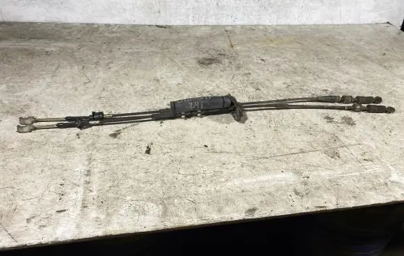 Mitsubishi Grandis Gear shift cable linkage