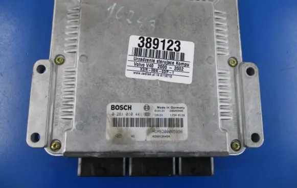 Volvo S40, V40 Engine control unit/module ECU 8200065996