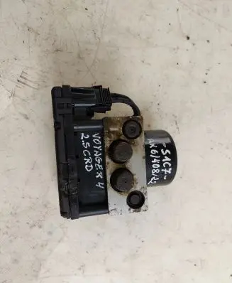 Chrysler Voyager ABS Pump 04686702AEA