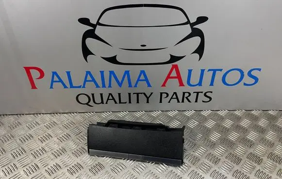 Opel Astra L Glove box 9841163880