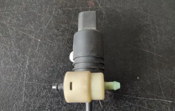 Suzuki Ignis Windscreen/windshield washer pump