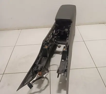 Opel Insignia B Armrest 3009977300