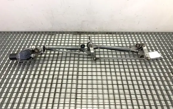 Honda CR-V Front wiper linkage and motor 