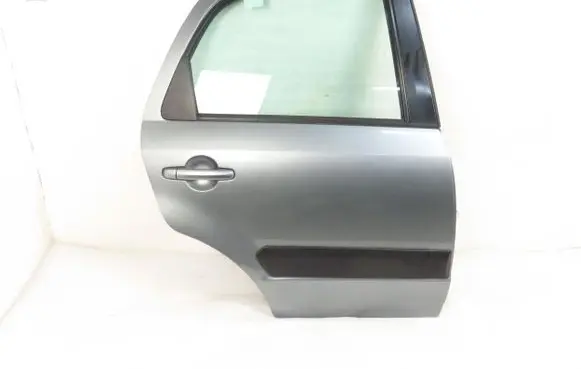 Suzuki SX4 Rear door