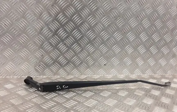 Toyota Avensis T250 Front wiper blade arm 6598