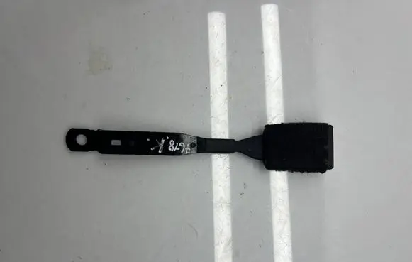 Volkswagen Caddy Front seatbelt buckle 2K0857877L