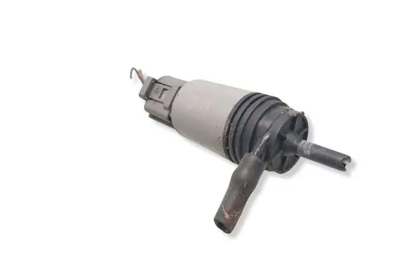 BMW 3 E90 E91 Windscreen/windshield washer pump 26495