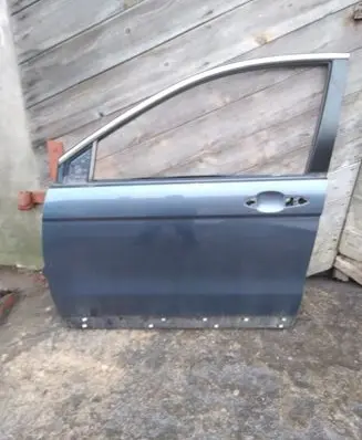 Honda CR-V Front door
