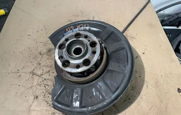 Mercedes-Benz E W212 Rear wheel hub