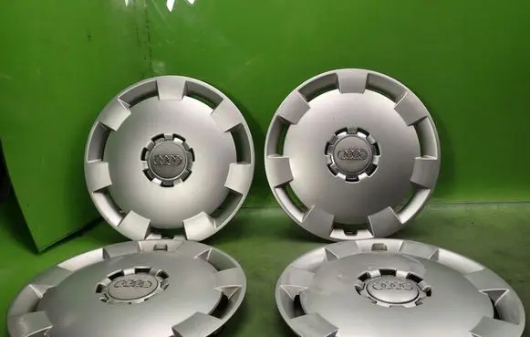 Audi A3 S3 8P R15 wheel hub/cap/trim 8P0601147A