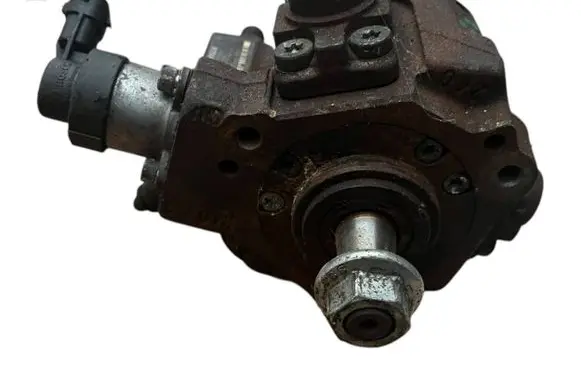 Renault Scenic II - Grand scenic II Fuel injection high pressure pump 8200945033 9048210 0445010218