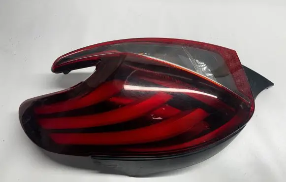Peugeot 208 Rear/tail lights 9810430580