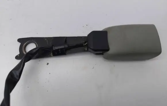 Lexus IS 220D-250-350 Front seatbelt buckle