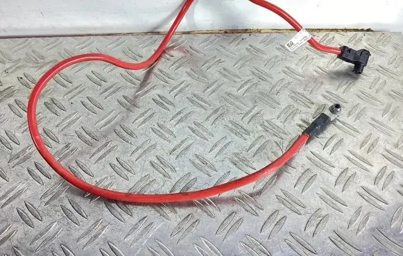 Mercedes-Benz GLC X253 C253 Positive cable (battery) T915103