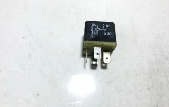 Volkswagen Polo III 6N 6N2 6NF Other relay 141951253b