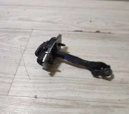 Fiat 500X Front door check strap stopper 