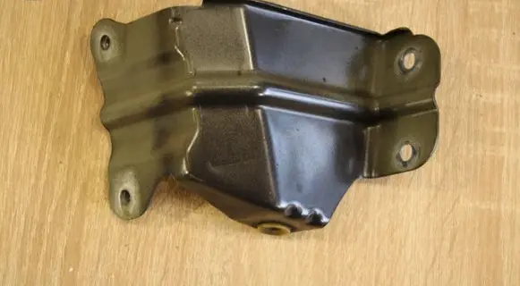 Chevrolet Captiva Fender mounting bracket