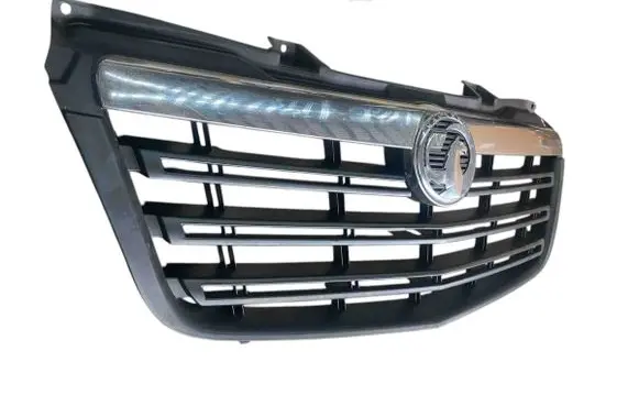 Opel Movano B Front bumper upper radiator grill 623109857R