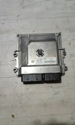 Peugeot 208 Engine control unit/module ECU 9851418180