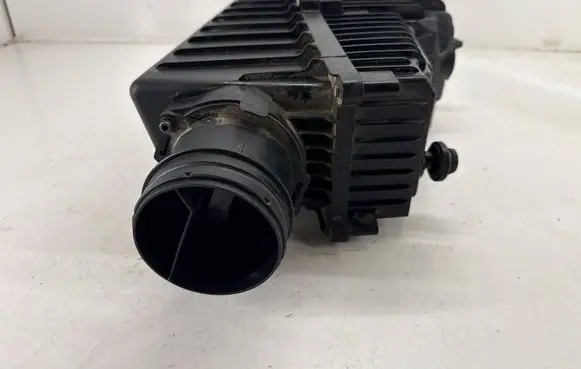 Alfa Romeo Stelvio Air filter box 50546941