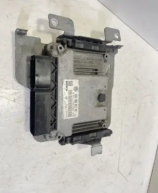 Volkswagen Touran I Engine control unit/module 03G906021MM 0281014044