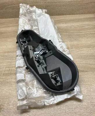 Peugeot 107 Tail light bulb cover holder 634686 25689002 Leftside