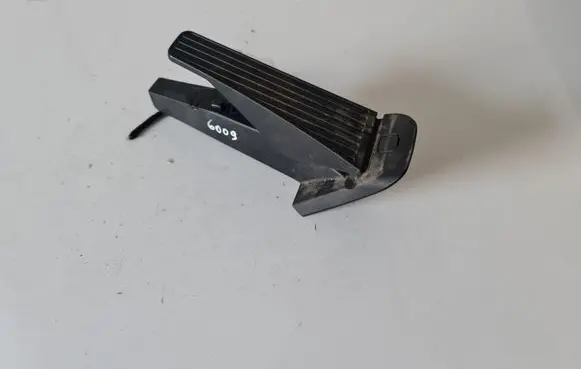 Volvo XC90 Accelerator throttle pedal