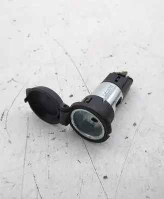 Peugeot 5008 12 V Socket (front) 9665277677