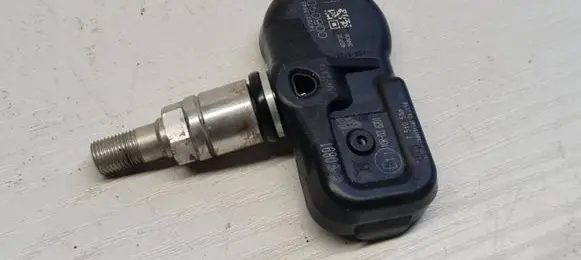 Nissan Micra Tire pressure sensor 40700 147221394B E1110R036201