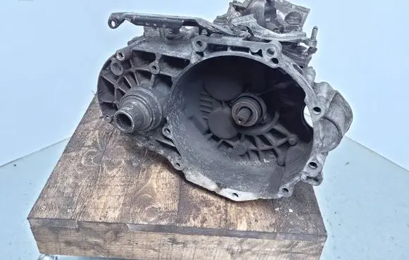 Manual 5 speed gearbox
