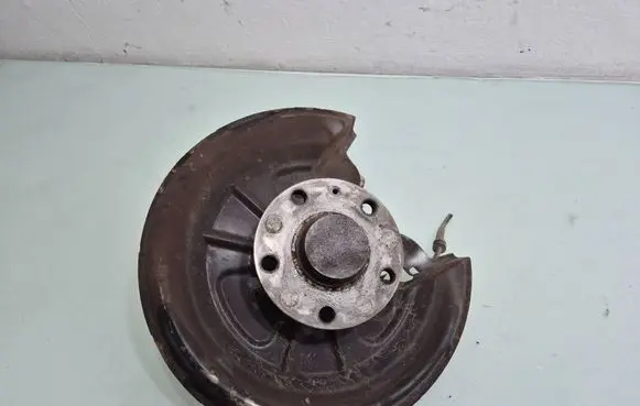 Seat Leon (1P) Rear wheel hub 