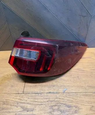 Opel Grandland X Rear/tail lights YP00098280 81660201