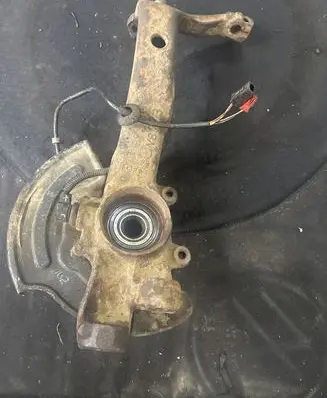Volkswagen PASSAT B5 Front wheel hub spindle knuckle