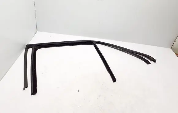 Mercedes-Benz GLE W167 Rubber seal rear door A1677352301